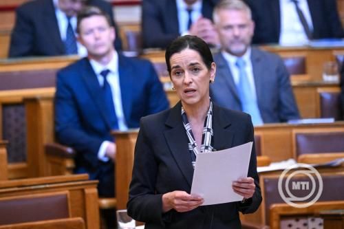 Orbán Anita: Magyar Péter is aláírta a spanyol miniszterelnök migrációs politikáját bírló EU-s nyilatkozatot.