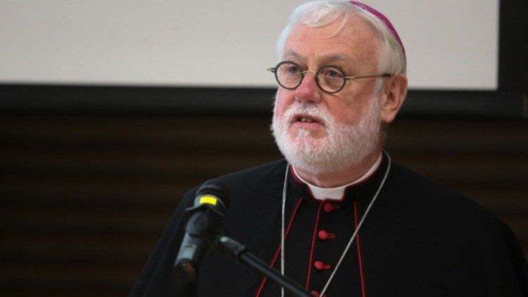 Gallagher érsek Moszkvában tárgyal: diplomácia és párbeszéd a békéért