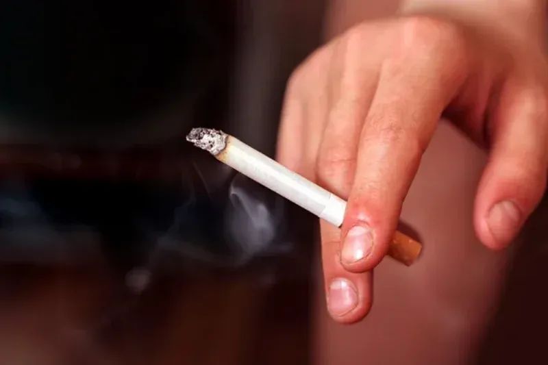 Támogatást kapnak a dízelautók tulajdonosai, nő a dohánytermékek jövedéki adója