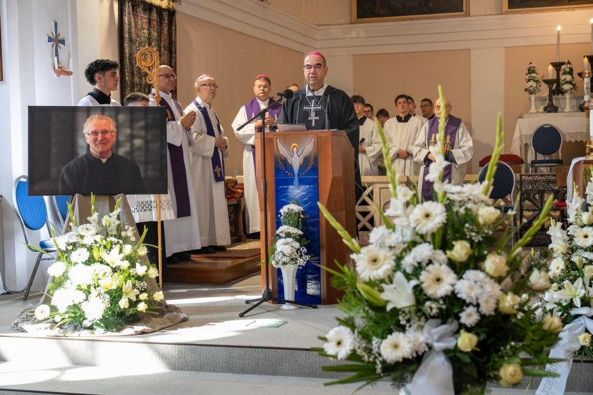 Szombathelyen búcsúztak Brenner József atyától