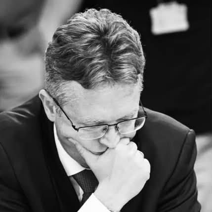 Felfüggesztette Magyar Péter miniszterelnök és két ellenzéki képviselő, volt miniszter mentelmi jogát hétfőn az Országgyűlés
