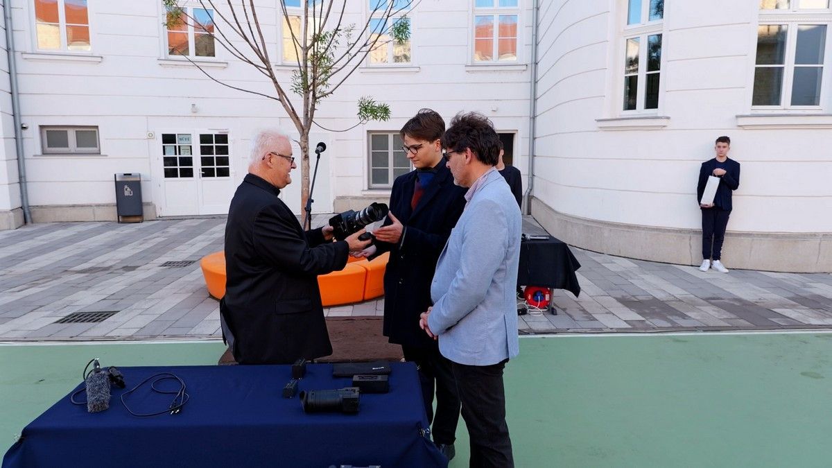 Változatos médiatartalmakat gyártanak a székesfehérvári Szent Imre-iskola diákjai