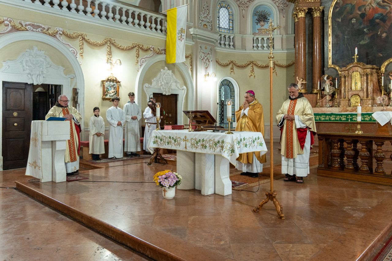 Szent Ferenc tranzitusára emlékeztek a pécsi ferencesek