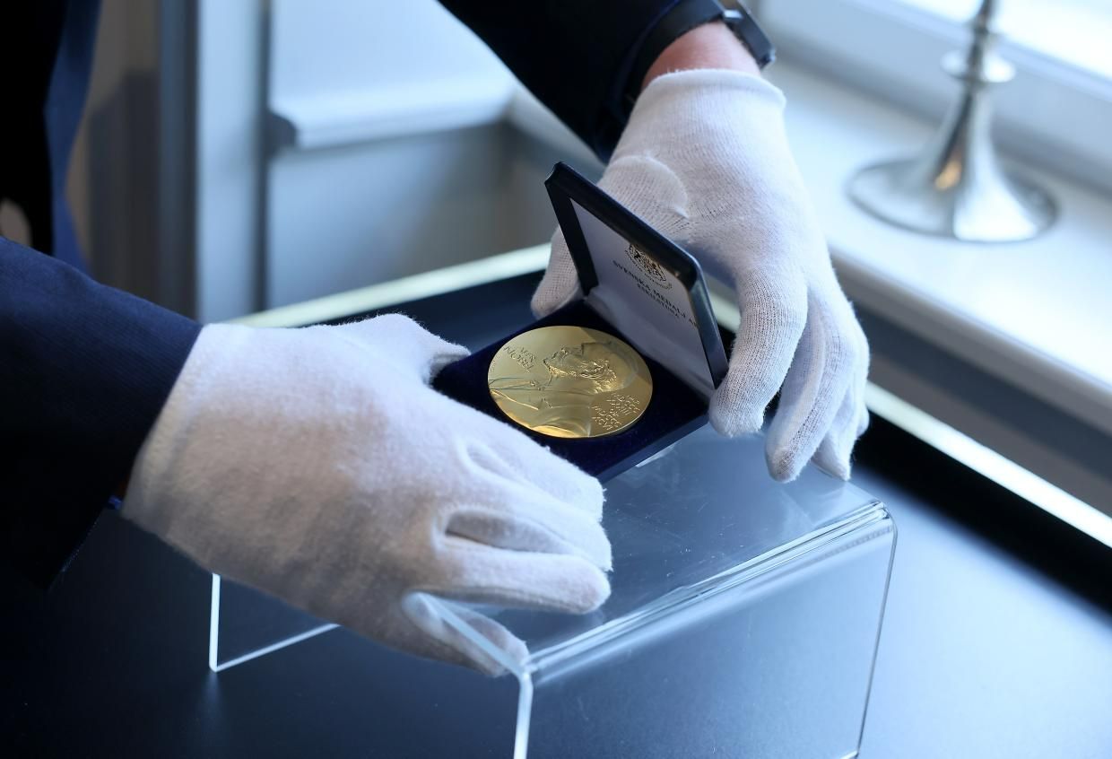 Kihirdették az idei Nobel-díjasokat, irodalmi és tudományos áttöréseket is elismertek