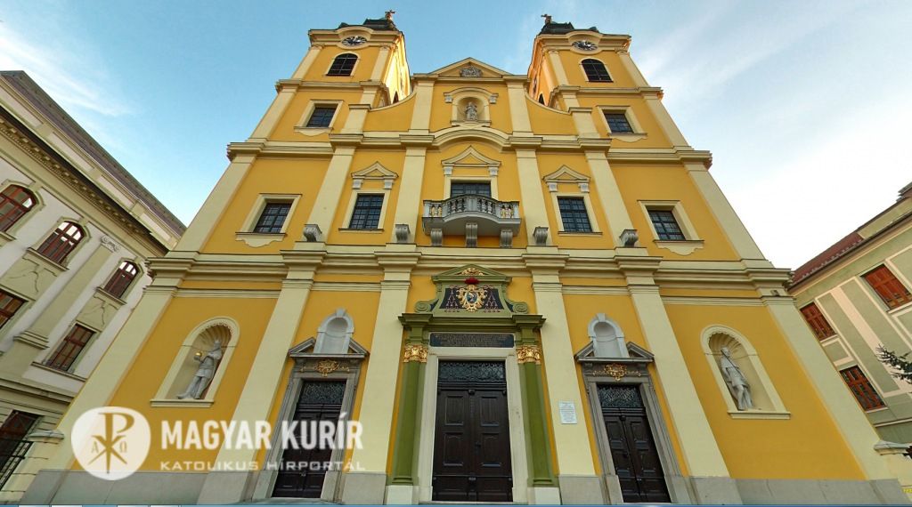 Lelkinapra várják a kántorokat és énekvezetőket Debrecenben