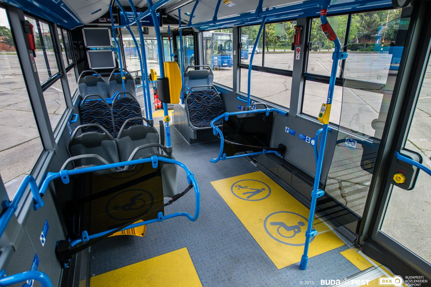 250 alacsonypadlós csuklós busz beszerzését indította el a MÁV